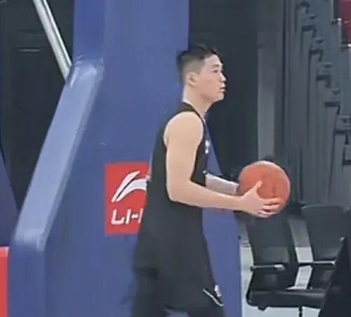 CBA训练惯例与“加练文化”：王证与易建联的共性