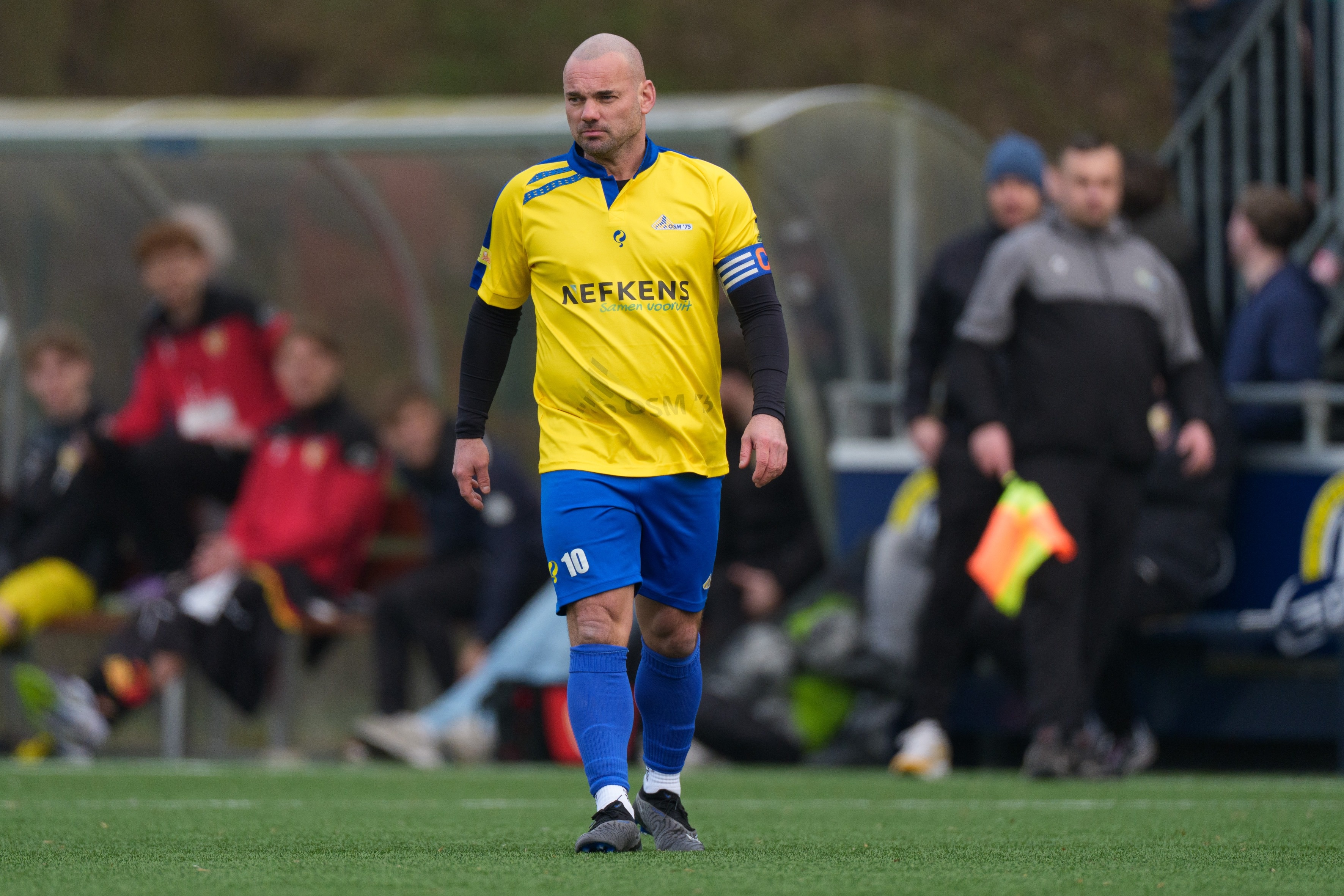 皇冠体育-斯内德在荷兰业余球队复出并替补出场20分钟：我度过了美好的时光